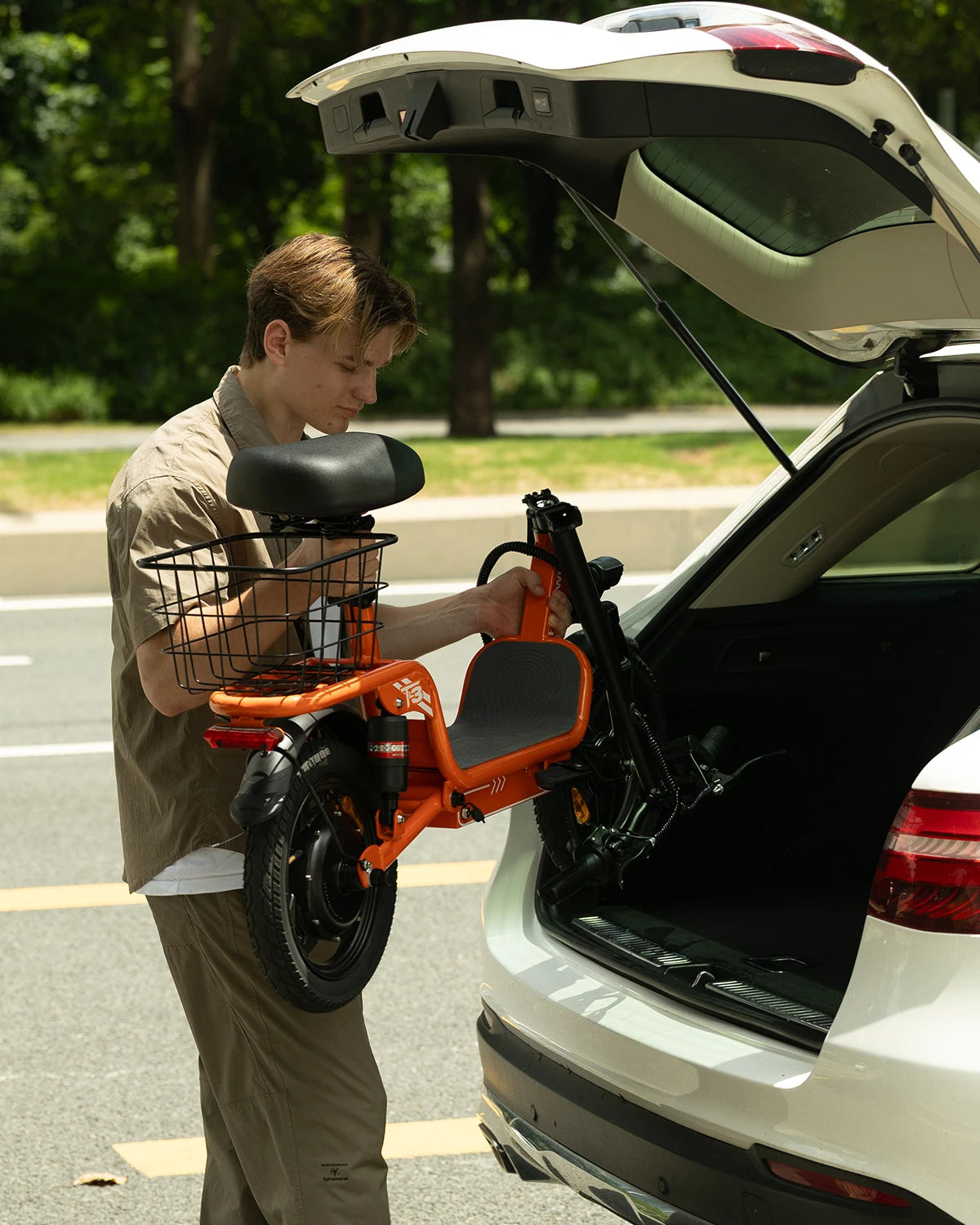 1000W adult electric scooter,31 miles 20 MPH equipped with 14 inch tires, Foldable E Scooter with Basket Bodywel T3